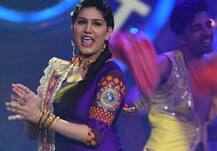 BB11: સપના ચૌધરીના ઠુમકા જોઈ સલમાન ખાન થયો કાયલ, જુઓ તસવીરો