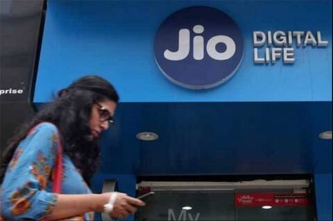 હવે Jio યૂઝર્સને નહીં મળે અનલિમિટેડ વોઈસ કોલ, જાણો શું છે કારણ હવે Jio યૂઝર્સને નહીં મળે અનલિમિટેડ વોઈસ કોલ, જાણો શું છે કારણ