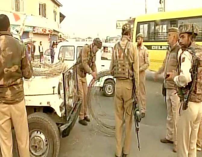 શ્રીનગરમાં BSF કેમ્પ પર હુમલો કરનાર ત્રણેય આતંકી ઠાર, એક BSF અધિકારી શહીદ