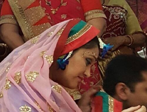 સીમંતની વિધિ થયા બાદ મહેમાનો માટે પવઈમાં આવેલા એક ક્લબ હાઉસમાં ભોજન સમારંભનો કાર્યક્રમ રાખવામાં આવ્યો હતો.