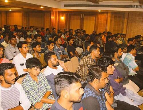 વિજય રૂપાણી રાજકોટ પશ્ચિમ બેઠક પરથી ચૂંટણી લડનાર છે તેની સામે કોંગ્રેસમા સક્ષમ ધારાસભ્ય ઇન્દ્રનીલ ફાઇટ આપવાના છે ત્યારે હાર્દિક એન્ડ કંપનીએ વિજયભાઈ અને ભાજપને ફટકો આપવા રાજકોટ પસંદ કર્યું હોય તેવું લાગી રહ્યું છે. હાર્દિક રાજકોટમાં રહી ભાજપને માત આપવાનો પ્લાનિંગ કરી રહ્યો હોવાનું સૂત્રોએ જણાવ્યું છે. 