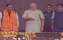 PM મોદીએ કોને મળવા રોક્યો કાફલો, આ વ્યક્તિ કોણ છે?