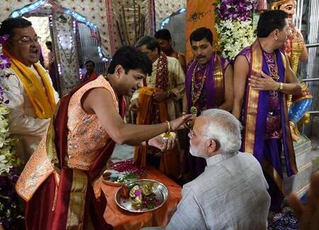 આ બ્રિજ ઓખા અને દ્વારકા વચ્ચે 309 મીટર લાંબો હશે જેને જનતાં 30 મહિના લાગશે જેમાં 962 કરોડનો ખર્ચ થશે. અત્યારે બેટ દ્વારકા દરિયાઈ માર્ગે જવાય છે. આ બ્રિજથી તેને જમીન માર્ગે જોડવામાં આવશે.