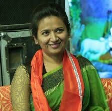 એક તરફ હાર્દિક પટેલ ચૂંટણીમાં કોગ્રેસના સમર્થનની વાત કરી રહ્યો છે તો બીજી તરફ રેશ્મા પટેલ કોગ્રેસનો વિરોધ કરવાની વાત કરતી હોઇ પાટીદારોમાં જ જૂથવાદ ચાલી રહ્યો હોવાની ચર્ચાએ જોર પકડ્યું છે. પોતાના પત્રમાં રેશ્મા પટેલે કહ્યું કે, પાટીદાર સમાજ બે વર્ષથી આંદોલન ચલાવી રહ્યો છે, જે કોઈ વ્યક્તિ વિશેષનું નથી. પાટીદારોનું આંદોલન કોઈ પક્ષને સત્તા પર લાવવા કે સત્તામાંથી હટાવવા માટે નથી.