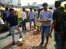 રસ્તા પરના ખાડા પુરવા બદલ જન વિકલ્પના પ્રવક્તા પાર્થેશ પટેલની કરાઇ ધરપકડ, જાણો શું લગાવી કલમ