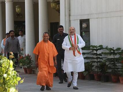 ઉલ્લેખનીય છે કે, ગુજરાતની આ પ્રથમ એવી ચૂંટણી છે જેમાં ભાજપની સીધી કમાન નરેન્દ્ર મોદીના હાથમાં નથી. તેઓ પહેલાની જેમ ગુજરાતને સમય નથી આપી શકતા. એવામાં ભાજપને યોગી આદિત્યનાથ જેવા નવા ચહેરાની જરૂરત મહેસુસ થઈ રહી છે. 