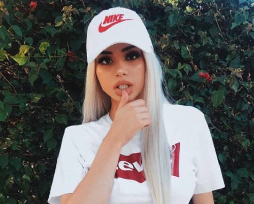 હૈંચર અને એન્ડ્રૂ લગભગ એક-દોઢ વર્ષથી સાથે રહે છે. આ પહેલીવાર નથી કે તે ફોલોઅર્સની વચ્ચે આકર્ષણનું કેન્દ્ર બન્યા છે.