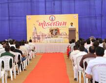 ખોડલધામમાં નરેશ પટેલને મળવા ભાજપ-કોંગ્રેસના ક્યા નેતા ગયા ? નરેશ પટેલે તેમનું શું કહ્યું ?