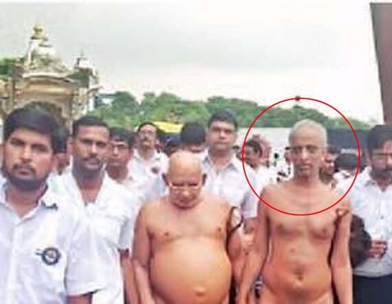 નાનપુરા દિગંમ્બર જૈન મંદિરના શાંતિસાગર (ગિરિરાજ સજ્જનલાલ શર્મા, ગુના, મધ્યપ્રદેશ)ના આશીર્વાદ માટે મધ્યપ્રદેશના પરિવાર સાથે આવેલી વડોદરાની કોલેજમાં અભ્યાસ કરતી 19 વર્ષીય વિદ્યાર્થીનીને મંત્રજાપના બહાને રાત્રિ રોકાણ કરાવી બળજબરીપૂર્વક સેક્સ માણવાની ઘટનાએ જૈન સમાજમાં ખળભળાટ મચાવ્યો છે. 