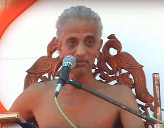 જોકે, યુવતી ખચકાતા શાંતિસાગરે પરિવારનું સુખ જોઇતું હોય તો આ કરવું પડશે અને નહીં કરે તો તારા માતા-પિતાના જીવને જોખમ થશે, તેમ કહીને ડરાવી હતી. આમ, વાત કરતા યુવતી ડરી ગઈ હતી. બીજી તરફ શાંતિસાગરે ઊભા થઈને રૂમની લાઇટ બંધ કરી દીધી અને યુવતીને ડરાવી-ધમકાવી સેક્સ માણ્યું હતું. 