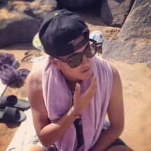 19 વર્ષની ઉંમરે ગુજરાતી મૂળનો અક્ષય UKનો સૌથી યુવા કરોડપતિ બન્યો 