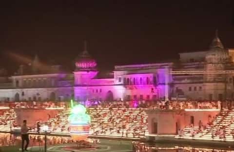 દિવાળી પર અયોધ્યામાં યોજાયું ભવ્ય આયોજન, સૌથી વધુ દિવા પ્રગટાવી બનાવ્યો વર્લ્ડ રેકોર્ડ દિવાળી પર અયોધ્યામાં યોજાયું ભવ્ય આયોજન, સૌથી વધુ દિવા પ્રગટાવી બનાવ્યો વર્લ્ડ રેકોર્ડ