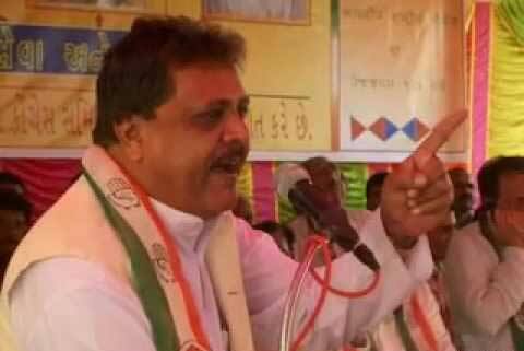 લાઠી પરથી વિરજી ઠુમર ચૂંટણી લડી શકે છે. 
