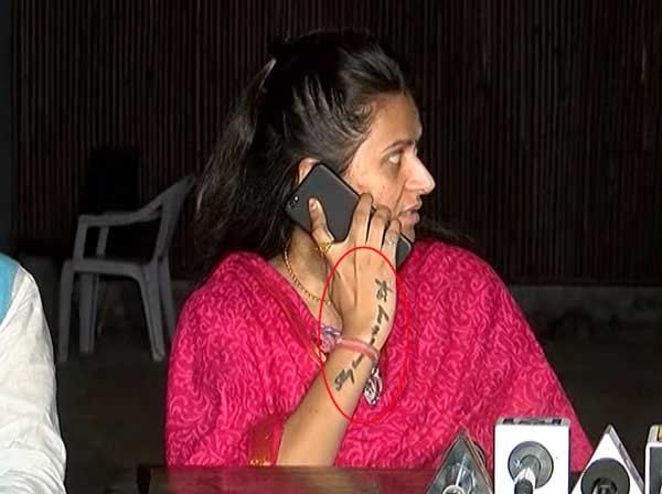 રેશ્માએ પોતાના હાથમાં બનાવેલા ટેટૂમાં શું છે લખ્યું? જુઓ તસવીરો