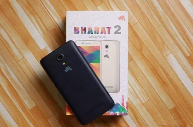  આ ફોન લેવા માટે 2899 રૂપિયા આપવા પડશે. બાદમાં કંપની આ સ્માર્ટપોન પર 1900 રૂપિયાનું કેશબેક આપશે. એટલે કે ફોનની ઇફેક્ટિવ કિંમત 999 રૂપિયા થઈ જશે. જે બાદ ગ્રાહકે આગામી 36 મહિના સુધી ફોનમાં સાથે આવેલ વોડાફોન સીમ પર પ્રત્યેક મહિને ₹150નું રીચાર્જ કરાવવું પડશે. જે ફોનની કિંમત ₹2899 ઉપરાંતનો ખર્ચો છે. આ રીતે ગ્રાહકે 3 વર્ષ દરમિયાન રીચાર્જ પેટે ₹5,400 ખર્ચવા પડશે.
