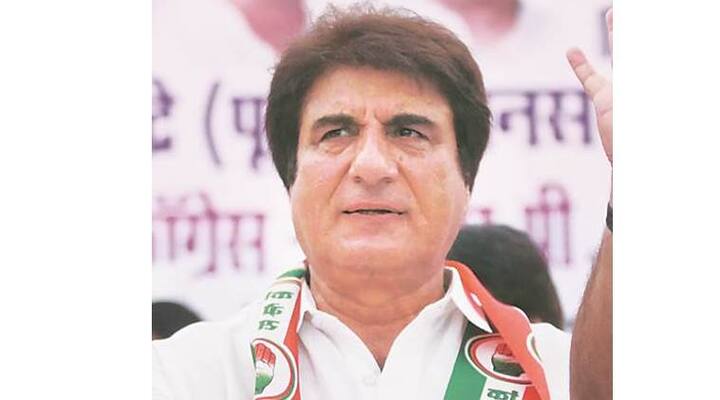 રાજ બબ્બરે સરકાર પર આરોપ લાગાવતા કહ્યું કે ભલે તે શિક્ષામિત્ર હોય, બીએચયૂની વિદ્યાર્થીનીઓ હોય કે પછી આંગણવાડી કાર્યકર્તા યોગી સરકારના શાસનમા દરેકને અવાજ ઉઠાવવાના બદલે લાઠી મળી રહી છે. પોલીસકર્મિઓએ આ મહિલા પર અનેક વખત લાઠીચાર્જ કર્યો જે ખૂબજ શરમજનક વાત છે. 