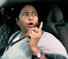 આધાર સાથે મોબાઈલ લિંક નહીં કરું, એજન્સી ભલે તે બંધ કરી દે: મમતા બેનર્જી