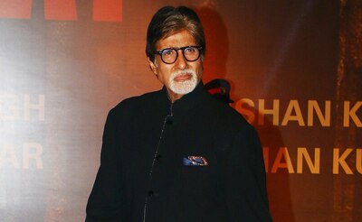 Amitabh Bachchan bodyguard earns one and a half crore Amitabh Bachan | அமிதாப் பச்சனின் பாடிகார்டுக்கு சம்பளம் ஒன்றரை கோடியா... மிரள வைத்த விஷயம் தெரியுமா?