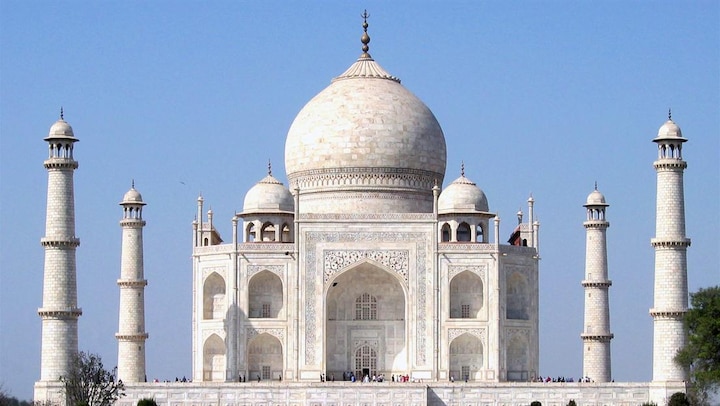 Taj Mahal Row Man claims to be BJP IT cell in charge urges to court to investigate if the Mughal architecture was Tejo Mahalaya Mahadev Mandir Taj Mahal Row: তাজমহল আসলে তেজো মহালয় মন্দির! বিতর্ক উস্কে মামলা দায়ের যোগীরাজ্যে