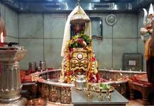 उज्जैन: मुस्लिम श्रद्धालु के महाकाल के दर्शन के बाद मचा बवाल, महामंडलेश्वर ने जताया विरोध