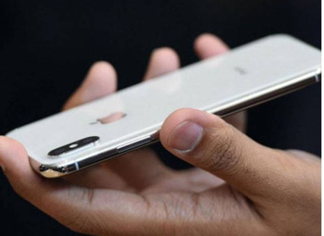 ફ્લિપકાર્ટ પર માત્ર અડધા કલાકમાં આઉટ ઓફ સ્ટોક થયો 1 લાખ રૂપિયાનો iPhone X