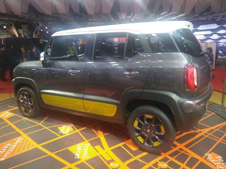 ઇન્ટીરિયરની વાત કરીએ તો સુઝુકી એક્સબીની કેબિન લગભગ મારુતિ ઇગ્નિસ જેવી જ છે. તેમાં નવા થ્રી-સ્પોક સ્ટીયરિંગ વ્હીલ, નવા ઇન્સ્ટ્રુમેન્ટ ક્લસ્ટર અને એરક્રાફ્ટ સ્ટાઈલવાળા ક્લાઈમેટ કન્ટ્રોલ સહિત અનેક ફીચર આપવામાં આવ્યા છે. આ પહેલા ટોક્યો મોટર શોમાં સુઝુકી સ્વિફ્ટ સ્પોર્ટ પણ રજૂ કરવામાં આવી હતી. જોકે સૌથી પહેલા સ્વિફ્ટના ફેસલિફ્ટ વેરિઅન્ટને ભારતીય બજારમાં ઉતારવાની ધારણા છે. કહેવાય છે કે, નવા વર્ષની શરૂઆતમાં ઓટો એક્સ્પો દરમિયાન તેને લોન્ચ કરવામાં આવી શકે છે.