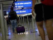 માણસાની ચૌધરી યુવતી અમેરિકા જવાની લાલચમાં ‘પટેલ’ બની ગઈ, લંડન એરપોર્ટ પર શું થયું ? જાણો વિગત