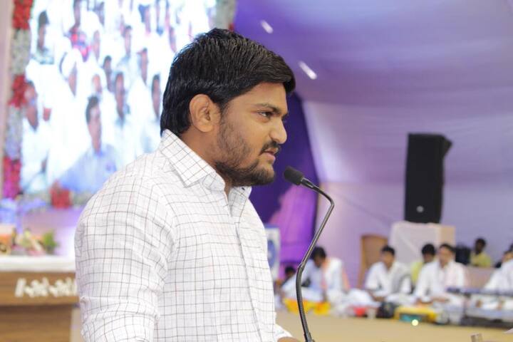 હાર્દિક પટેલ માટે ભાજપના દરવાજા બંધ થઇ ગયા હોવાથી તેણે કોંગ્રેસનો હાથ બહારથી પકડવાની શરૂઆત કરી હતી. આ ચૂંટણીમાં ભાજપ સમર્થિત પાટીદારોને હરાવવા માટે હાર્દિક પટેલ મહેનત કરશે પરંતુ પાટીદારોને વધુમાં વધુ પ્રતિનિધિત્વ મળે તે માટે તેણે કોંગ્રેસ સાથે સમાધાન કર્યાનું મનાય છે.