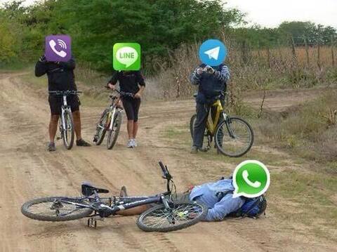 WhatsApp ડાઉન થવા પર આવા ફની જોક્સ થયા વાયરલ WhatsApp ડાઉન થવા પર આવા ફની જોક્સ થયા વાયરલ