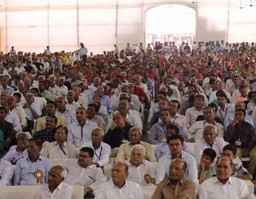 વડતાલ સ્વામિનારાયણ મંદિર તરફથી ભાજપને ખુલ્લુ સમર્થન આપવામાં આવ્યું છે. મંદિરના મુખ્ય કોઠારીએ ભાજપને વિજયી બનાવતો સંદેશો આપ્યો હતો. ઘનશ્યામ સ્વામીએ જણાવ્યું હતું કે રાજ્ય સરકારે મંદિર માટે ઘણું કર્યું છે. ભગવાન પીએમ મોદીને વિજયી બનાવે.