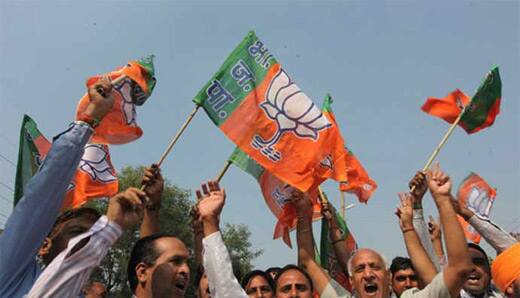 અલબત્ત સટ્ટાબજારનાં સૂત્રોના જણાવ્યા પ્રમાણે ગુજરાતમાં કોંગ્રેસની જીતની શક્યતા વધારે છે પણ સટ્ટાબજાર એવી વાતો ચલાવે તો લોકો કોંગ્રેસ પર વધારે દાવ લગાવે અને સટોડિયાઓએ રડવું પડે તેથી જાણી જોઈને ભાજપની વધારે બેઠકો બતાવીને લોકોને ભાજપ પર દાવ લગાવવા ઉશ્કેરવામાં આવે છે.