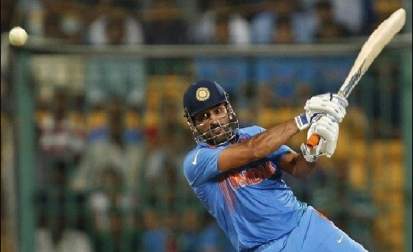 આ પૂર્વ ક્રિકેટરોના નિશાના પર MS ધોની, કહ્યું- માહી ટીમમાંથી બહાર થાય