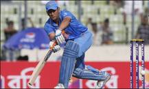 આ પૂર્વ ક્રિકેટરોના નિશાના પર MS ધોની, કહ્યું- માહી ટીમમાંથી બહાર થાય