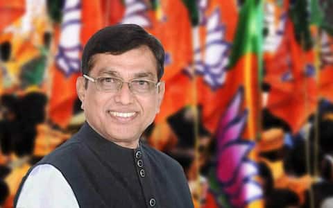 અમદાવાદઃ લોકસંપર્ક કરવા ગયેલા ભાજપના ક્યા સાંસદને લોકોએ ઉભી પૂંછડીએ ભગાડ્યા અમદાવાદઃ લોકસંપર્ક કરવા ગયેલા ભાજપના ક્યા સાંસદને લોકોએ ઉભી પૂંછડીએ ભગાડ્યા