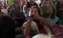 રાજકોટ હોસ્પિટલ સિવિલમાં દવાની બારી બંધ થતાં દર્દીઓ વચ્ચે ના થવાનું થયું, તસવીરોમાં જુઓ લાઈવ દ્રશ્યો