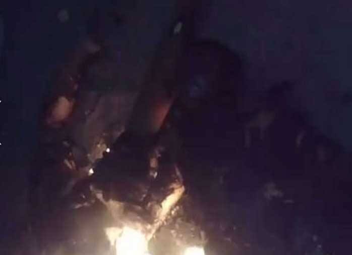 છગનના માતા અમરતબેન અને હસમુખના માતા મોંઘીબેન સગી બહેનો છે. હસમુખના લગ્ન ભીચરીની વિજ્યા (વિજુ) સાથે બાર વર્ષ પહેલા થયા છે. સંતાનમાં બે પુત્રો છે. હસમુખના કહેવા મુજબ મેં છગનને સગા ભાઇ કરતાં પણ વિશેષ સારી રીતે રાખ્યો હતો. તેના અને મારી પત્ની વચ્ચે શું હશે કંઇ હશે કે કેમ? તેનો અમને કદી વિચાર પણ આવ્યો નહોતો. પણ અત્યારે તો મારા બે દિકરા મા વગરના થઇ ગયા છે.