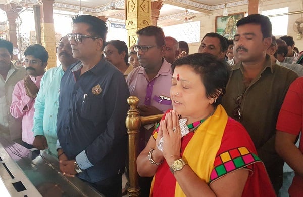 ભાવનગર (ઈસ્ટ) પરથી ફરી વિભાવરીબેન દવેના નામની જાહેરાત કરવામાં આવી છે. નામ જાહેર થતાં જ કાર્યકર્તાઓમાં ખુશી જોવા મળી હતી. 2012માં વિભાવરીબેન દવેનો ભાવનગર સીટ પરથી વિજય થયો હતો જ્યારે 2007માં પણ આ સીટ પરથી વિજય થયો હતો. 
