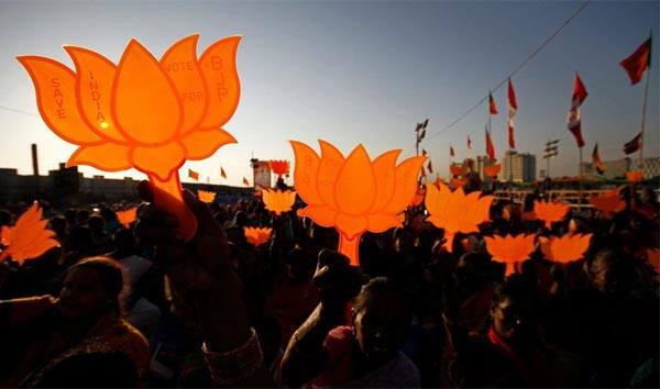 ચોટીલા બેઠક પરથી શામજી ચૌહાણને બદલે જીણાભાઈ ડેડવારિયાને ટિકિટ આપવામાં આવી છે. જ્યારે ટંકારા બેઠક પરથી રાઘવજી ગડારાને ટિકિટ આપવામાં આવી છે જ્યારે બાવનજી મેતલિયાનું પતું કપાયું છે. 