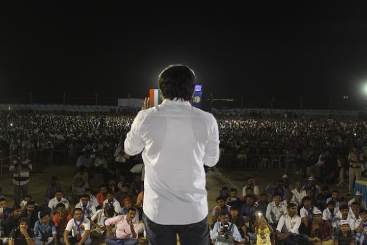 ભાજપને ઉખાડી ફેંકવાનાં આહવાન સાથે હાર્દિકે જણાવ્યુ હતુ કે, ‘માણસામાં મારા પિતા ભાજપમાંથી લડવા આવે તો પણ મત આપતા નહીં.’ હાર્દિકે એમ પણ જણાવ્યું હતું કે, આ ચૂંટણીમાં ભાજપને 60 કરતાં વધારે બેઠકો આવે તો હું જેલમાં જવા માટે તૈયાર છું.