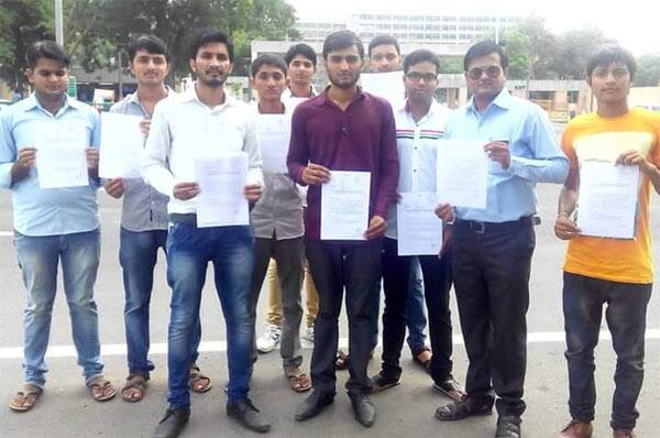 મોરબી બેઠક પરથી અરવિંદભાઈ પટેલને ટિકિટ આપવામાં આવી છે. જ્યારે હજુ પણ અન્ય નામોની યાદી જાહેર કરવામાં આવશે તેવું જાણવા મળ્યું હતું. 