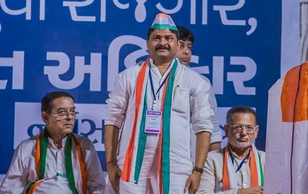 માંડવી-એસટી ડો. આનંદ ચૌધરી