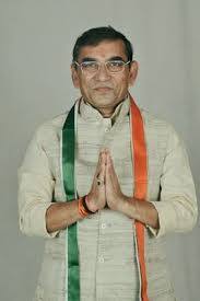  સુરતની કામરેજ સીટ પર નિલેશ કુંભાણીનું નામ હટાવીને તેની જગ્યાએ અશોક જીરાવાલાને ટિકિટ આપવામાં આવી છે. જ્યારે જુનાગઢથી અમિત ઠુમરની જગ્યાએ ભીખાભાઈ જોશીને ટિકિટ આપવામાં આવી છે. 