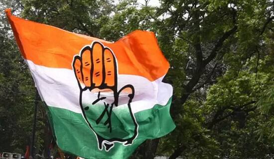 કોંગ્રેસની નવ બેઠકોના નામ મોડીરાતે સત્તાવાર રીતે જાહેર કરવામાં આવ્યા હતાં. પ્રથમ યાદીમાં જાહેર કરાયેલા સુરતની કામરેજ, ભરૂચ, જૂનાગઢ, વરાછારોડના ઉમેદવારોને બદલવા પડ્યા હતાં જ્યારે આજે વધુ એક બોટાદ બેઠક પર કોંગ્રેસે નામ બદલ્યું છે. 