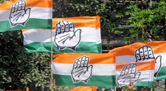 આ ઉપરાંત જૂનાગઢમાં અમિત ઠુમ્મરને ટિકિટ આપવામાં આવી હતી જોકે કોંગ્રેસ સોમવારે રાતે ભીખાભાઈ જોશીને ટિકિટ આપી હતી. ભરૂચમાં કિરણ ઠાકોરનો વિરોધ થતાં જયેશ પટેલને કોંગ્રેસે ટિકિટ આપી છે. 