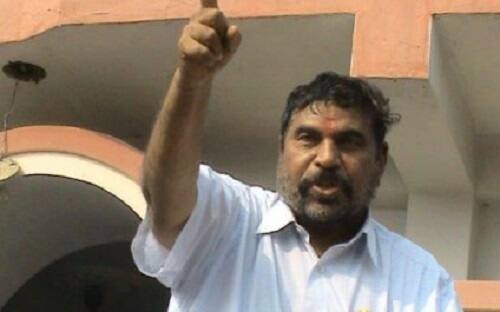 વર્ષોથી છોટુભાઇ વસાવા જેડીયુના તીરના નિશાન પરથી લડતા આવ્યાં છે પણ હવે તીરનું નિશાન નિતીશકુમારના જેડીયુને મળી ગયું છે. છોટુભાઇ વસાવા નામધારી અન્ય ઉમેદવાર તીરના નિશાન પરથી ચૂંટણી લડશે. હાલમાં એક જ નામના બે ઉમેદવારથી લોકો આશ્રર્યમાં મૂકાઈ ગયા છે. જોવાનું એ રહે છે કે જેડીયુ(નીતિશકુમાર) તેમની ચાલમાં સફળ થાય છે નહીં. 