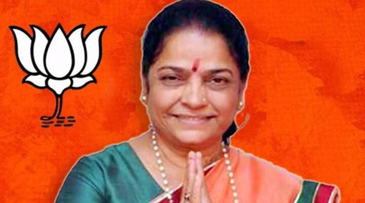  હવે 5 વર્ષ બાદ 2017ની ચૂંટણી આવી છે ત્યારે તેમણે ઉમેદવારીપત્ર સાથે કરેલી એફિડેવીટમાં પોતાનીઉમર વર્ષ 69 દર્શાવી છે. ડો. નિમાબેનની બંને એફિડેવિટ સાચી હોય તો તેનો અર્થ એ થાય કે, આકી દુનિયામાં બધાંની ઉંમર 5 વર્ષ વધી ગઈ ત્યારે નિમાબેનની વય માત્ર 3 વર્ષ વધી છે.