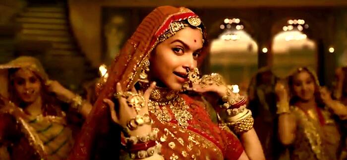 યૂકેમાં આ ફિલ્મ એક પણ સીનના કાપ-કૂપ વગર રિલઝ થશે. ફિલ્મને અનસેંસર્ડ તરીકે જ રિલીઝ કરવામાં આવશે. ફિલ્મ પહેલી ડિસેમ્બરે યૂકેના સિનેમા હોલમાં સ્ક્રિનિંગ થશે. 