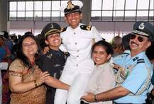 ભારતીય નૌસેનામાં પ્રથમ મહિલા પાયલટ બની ઉત્તરપ્રદેશની શુભાંગી, ત્રણ મહિલા NAI અધિકારી 