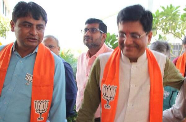 વરૂણ પટેલને ટિકિટના બદલે ભાજપના પ્રદેશ પ્રવક્તા તરીકેની નિમણૂંક કરવામાં આવી છે. વરૂણ પટેલ પાસમાંથી આવીને ભાજપમાં જોડાયા તે પહેલાં વડાપ્રધાન નરેન્દ્ર મોદી તેમજ ભાજપના ચાણક્ય ગણાંતા અમિત શાહની તેમના દરેક ભાષામાં મજાક ઉડાવી ચૂક્યા છે. 