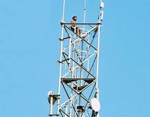 ભરૂચમાં અર્ધનગ્ન હાલતમાં યુવાન 130 ફૂટ ઊંચા મોબાઈલ ટાવર પર કેમ ચઢ્યો? જાણો વિગતે